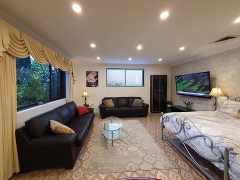 Grandview Melbourne Executive 2BR Apartment - Pubs and Clubs 3
