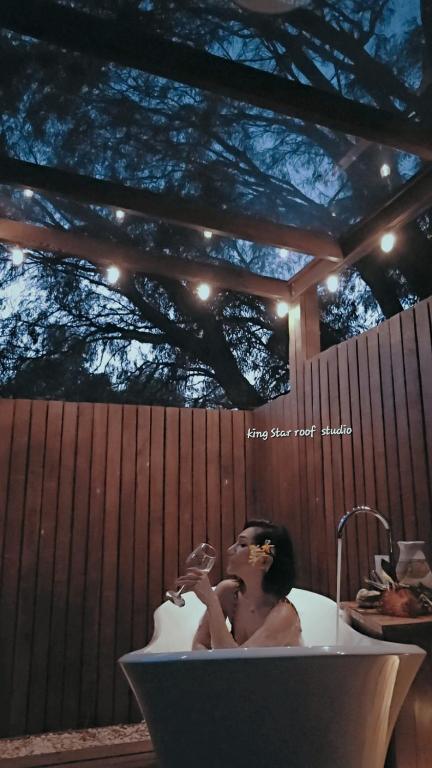 Grape Juice Retreat Rustic Romantic Gateway 5mins To Beaches & Town - Pubs and Clubs 4