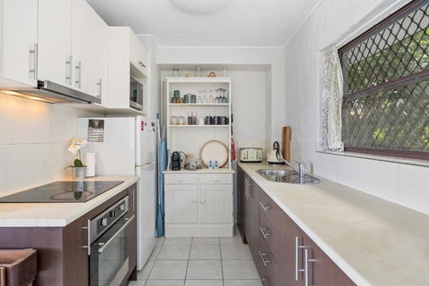 Great Location 1-Bed With Pool By Briner Beach - Pubs and Clubs 2