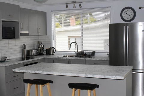 Greens Beach Escape - Pubs and Clubs 0