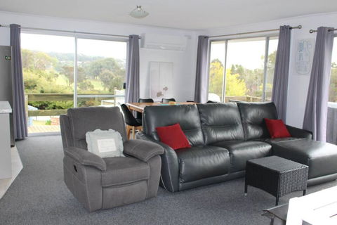 Greens Beach Escape - Pubs and Clubs 4