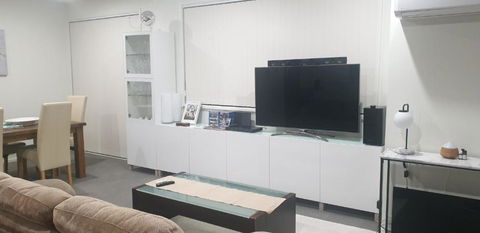 GREENWAY WATERS 2 Bed Apartment - Pubs and Clubs 4