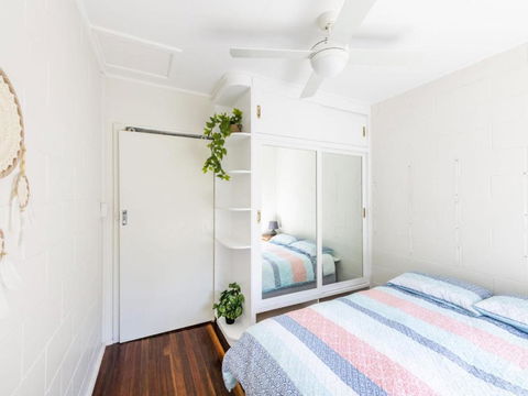 Greenwood House - Pubs and Clubs 4