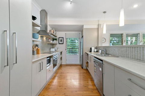 Grevillea - Pubs and Clubs 0