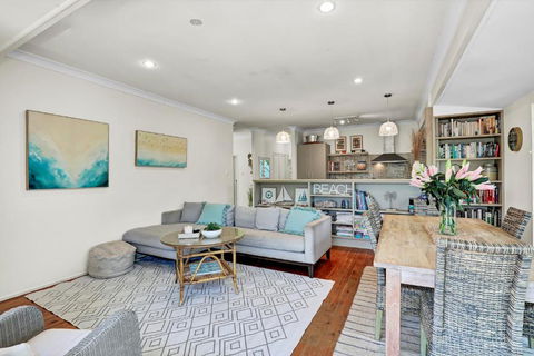 Grevillea - Pubs and Clubs 4