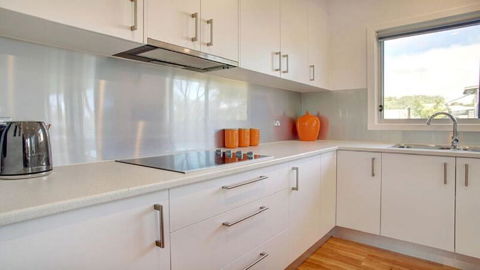 Grey On The Bay - Pubs and Clubs 3