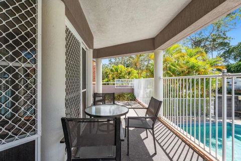 Ground Floor On The Esplanade - Pubs and Clubs 1