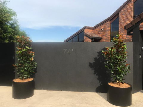 Green Cauldron, Homestay, Tamborine Mountain, Private Room, Ensuite, Private Courtyard, Gold Coast Views - Pubs and Clubs 1