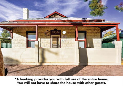 Hawker Bed And Breakfast - Pubs and Clubs 1