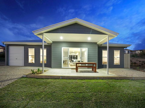 High Tide - Beachfront Pet-friendly - Pubs and Clubs 0