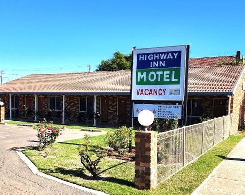Highway Inn Motel - Pubs and Clubs 0