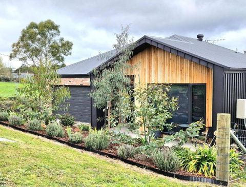 Hilltop Retreat Creswick - Pubs and Clubs 2