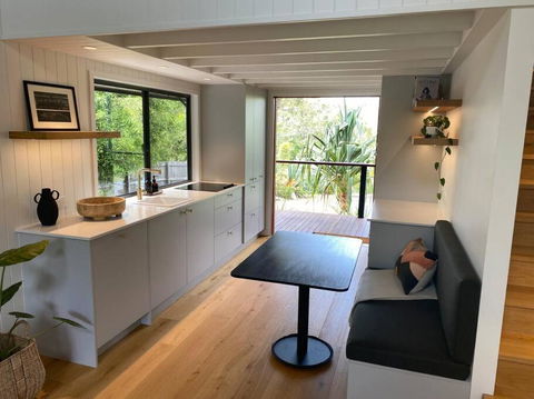 Hilltop Woods Noosa - Pubs and Clubs 2