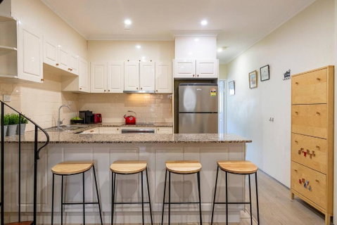 Hip Inner-City Living In Vibrant Erskineville - Go Out 2