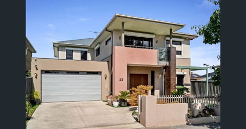 Home & Theatre, Golf, Highpoint - Pubs and Clubs 0