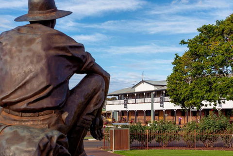 Hotel Cunnamulla - Pubs and Clubs 2