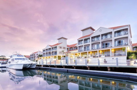 Hope Harbour Hotel - Go Out 2