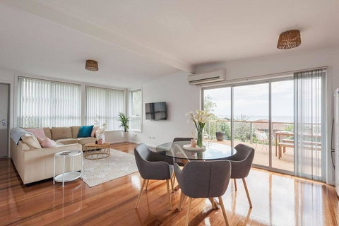 House On Hampson - Pubs and Clubs 0