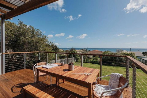 House On Hampson - Pubs and Clubs 1