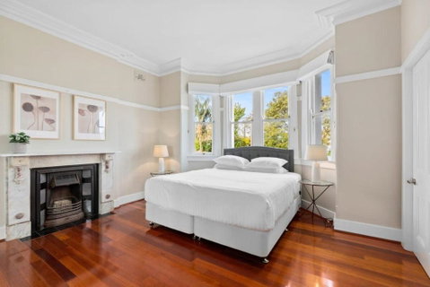 Huge Harbour View Apartment In Historic Home - Go Out 2