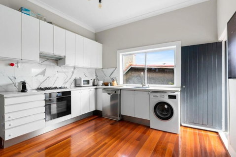 Huge Harbour View Apartment In Historic Home - Go Out 3