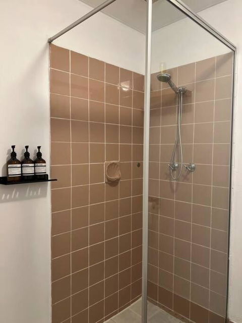 Humble & Cosy, In The Heart Of East Vic Park - Pubs and Clubs 3