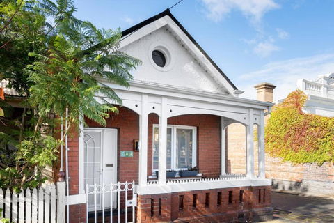 Iconic Lygon Street Home - Go Out 2