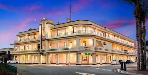 Hotel Renmark - Pubs and Clubs 0