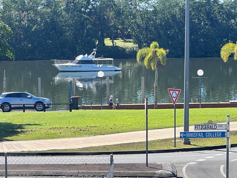 Innisfail Riverfront Motel - Pubs and Clubs 1