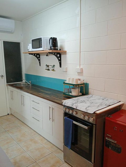 Innisfail Riverfront Motel - Pubs and Clubs 2