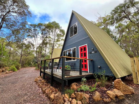 Iris At Porongurup Chalets - Pubs and Clubs 1