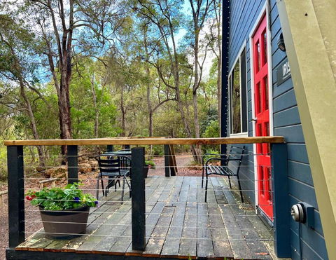 Iris At Porongurup Chalets - Pubs and Clubs 2