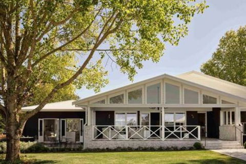 Isca House, Exeter, NSW - Go Out 1