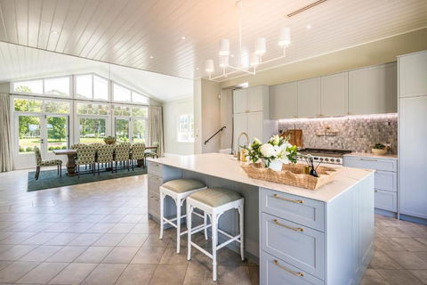 Isca House, Exeter, NSW - Go Out 2