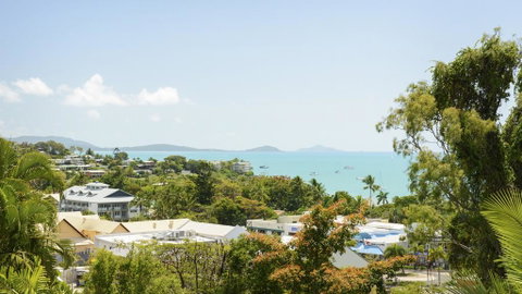 Airlie Harbour Apartment - Airlie Beach - Go Out 1