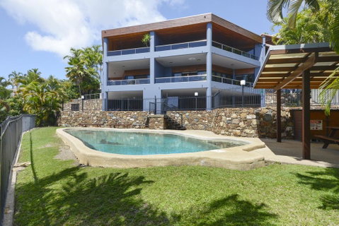 Airlie Harbour Apartment - Airlie Beach - Go Out 3