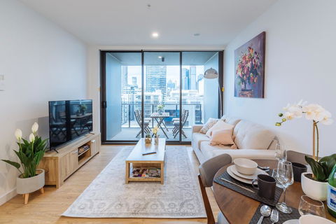 Airtrip Apartments On Cordelia St - Go Out 2