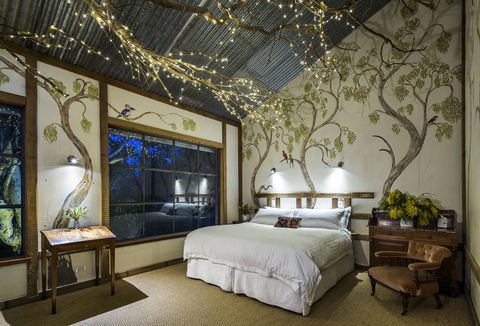 AL RU Farm - Pubs and Clubs 1