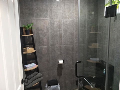 Alabaster Motor Inn - Pubs and Clubs 3