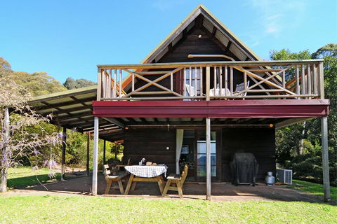 Alcheringa Cottage - Pubs and Clubs 3