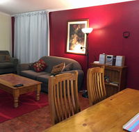 Alexander Cottage - Pubs and Clubs