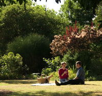 Alexandra Farmstay - Pubs and Clubs