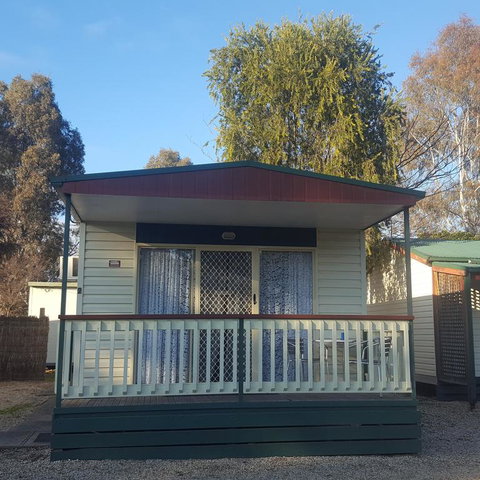 Alexandra Tourist Park - Pubs and Clubs 3
