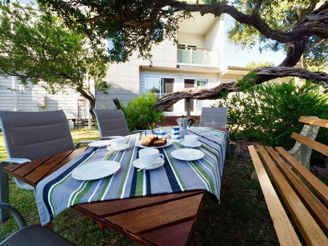 Alice's Palace, 2-minute Walk To Lifeguard Patrolled Surf Beach - Pubs and Clubs 2