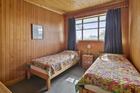 Alinjarra - 13 Waller Court - Pubs and Clubs 3