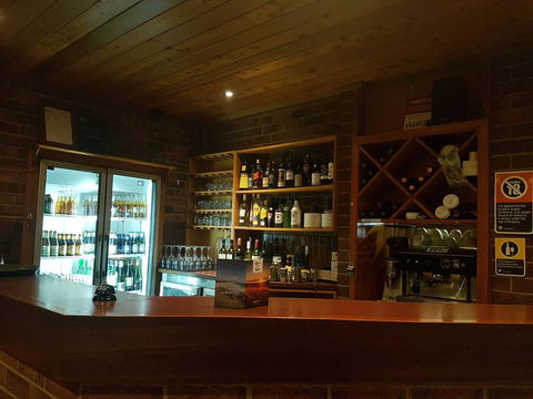 All Seasons Motel Armidale - Pubs and Clubs 1
