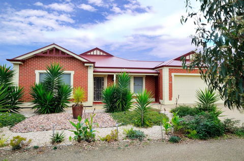 All Seasons Port Elliot Holiday House - Go Out 0