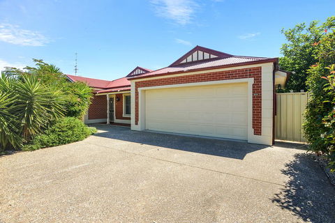 All Seasons Port Elliot Holiday House - Go Out 1