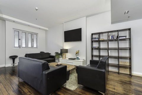 Alloggio Studios On King - Pubs and Clubs 0