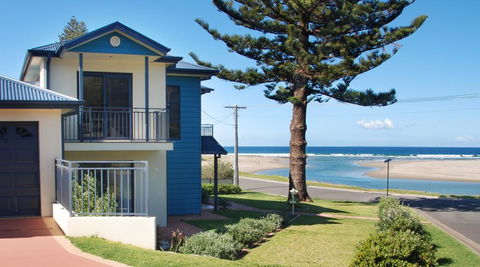 Allure - On Seven Mile Beach Gerroa - Pubs and Clubs 0